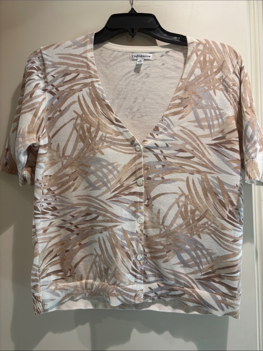 croft & barrow Short-Sleeve Button-Front Cardigan in Beige and Cream Leaf Print